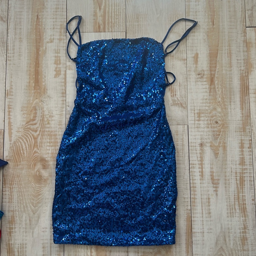 Lucy in the sky sequin dress size 2